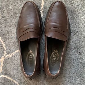 Tods loafer. Size 8. US size 9.  Dark brown.